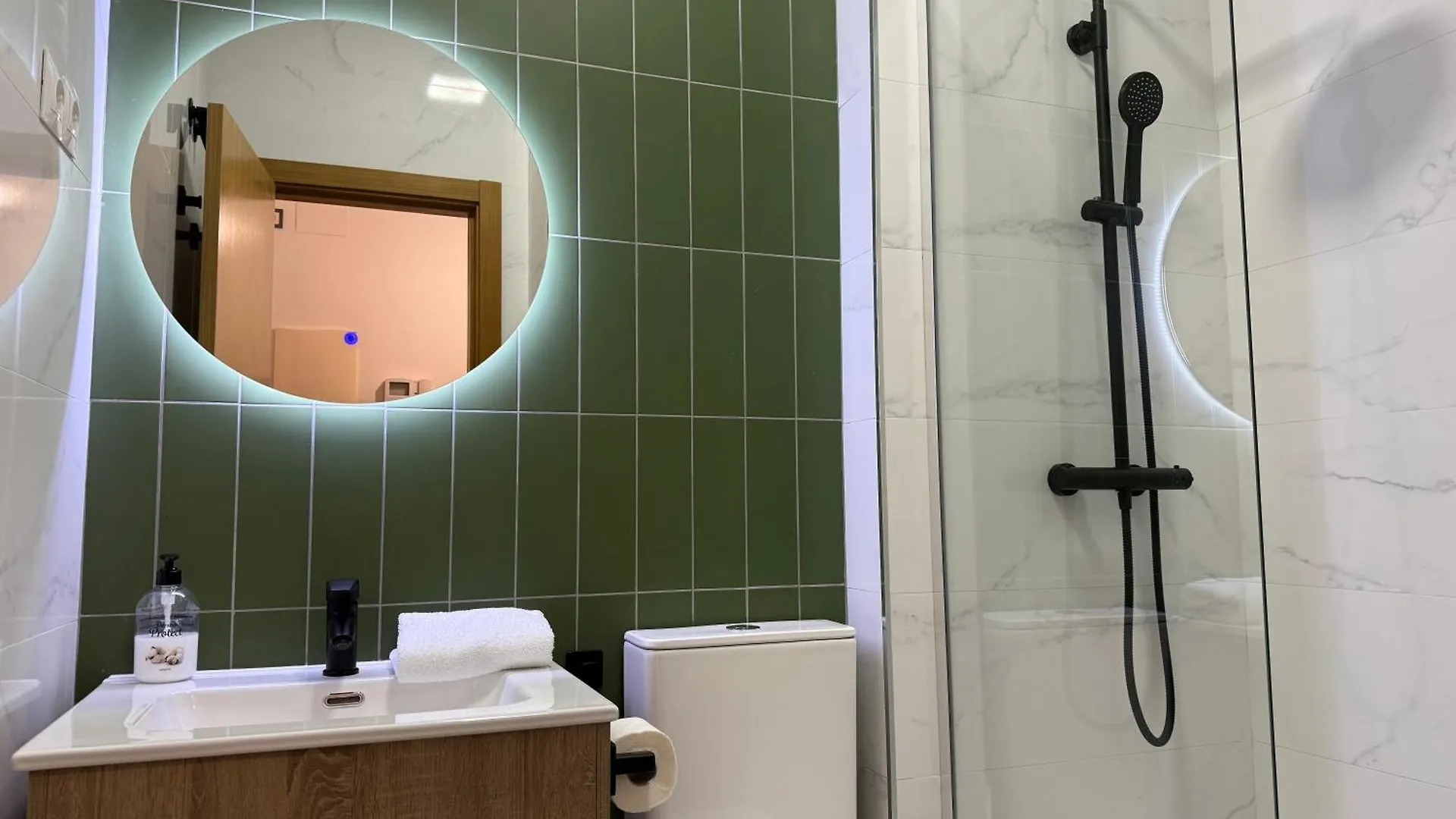 Apartmán Lovely Studio In The Heart Of Malaga Free Swimming Pool