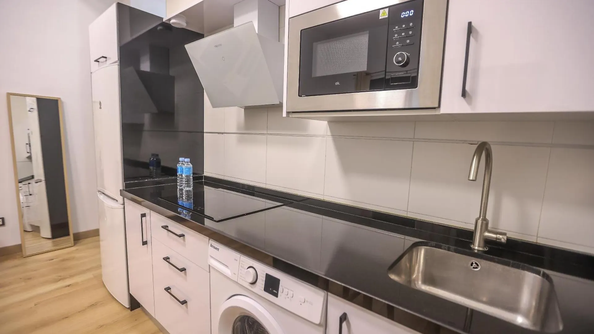 Lovely Studio In The Heart Of Malaga Free Swimming Pool Appartement