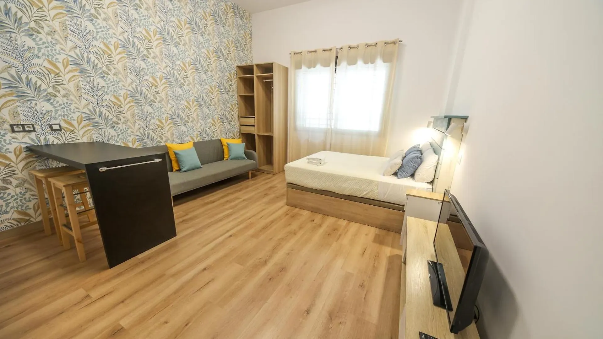 Lovely Studio In The Heart Of Malaga Free Swimming Pool